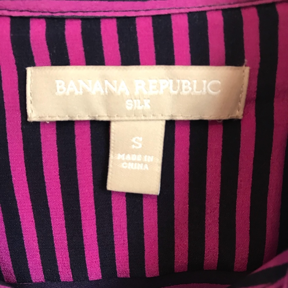 Banana Republic Pink & Navy Silk Button-Down - Picture 5 of 7